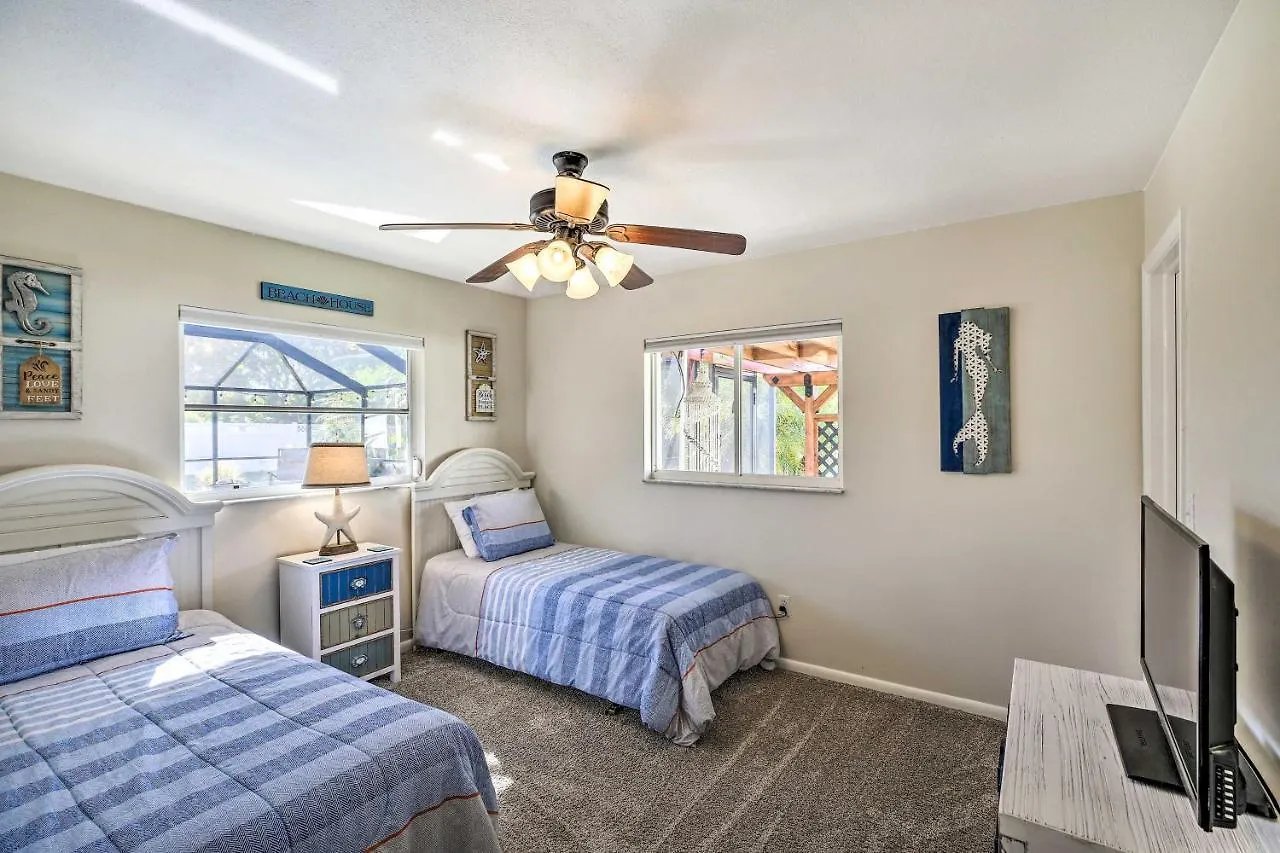 Bright With Private Pool, Lanai * Cape Coral