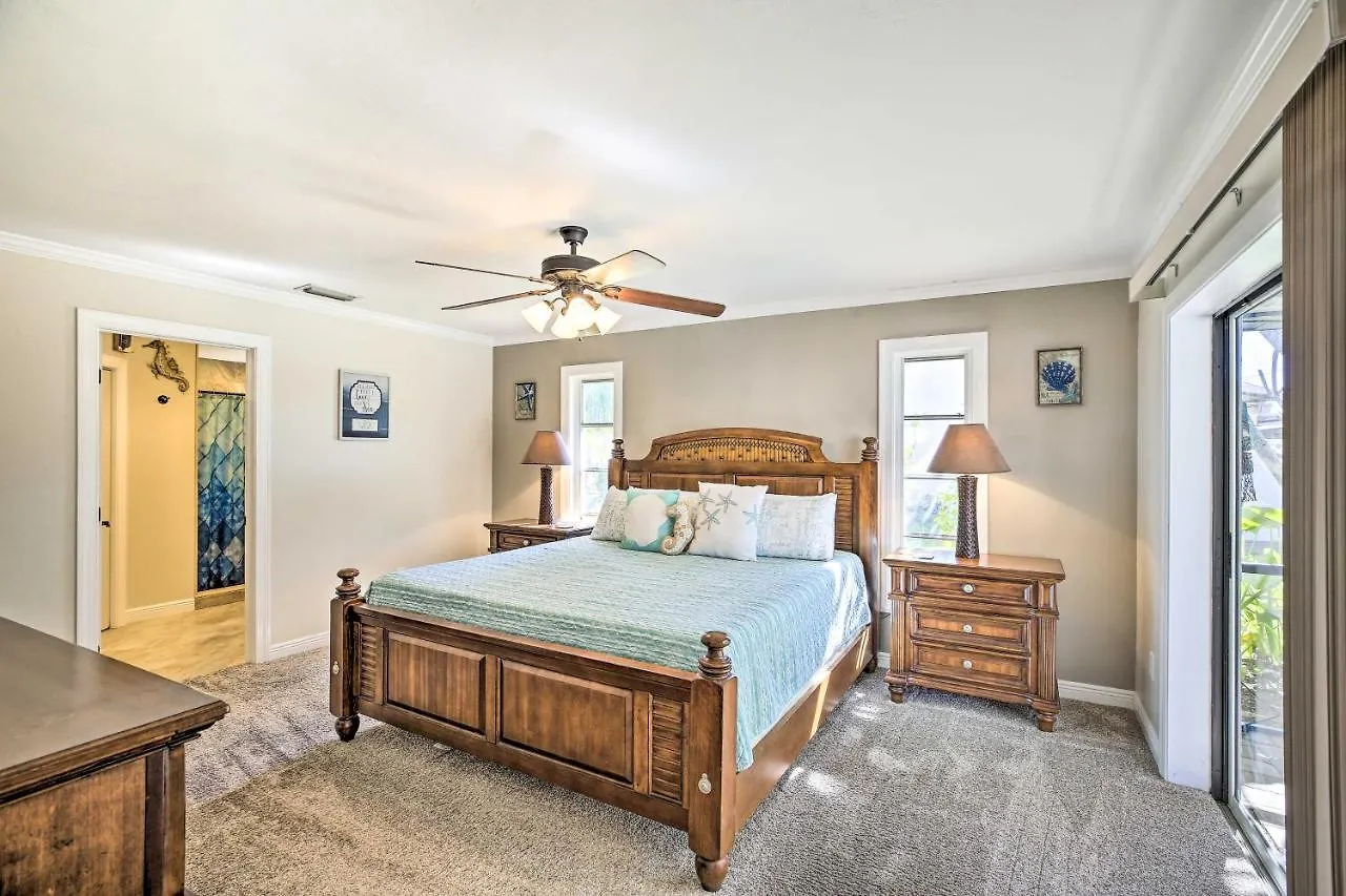 Bright With Private Pool, Lanai Holiday home *