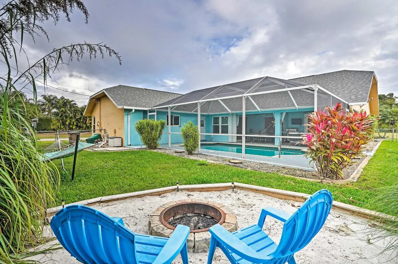 Stunning Getaway With Patio And Yard! Holiday home Cape Coral