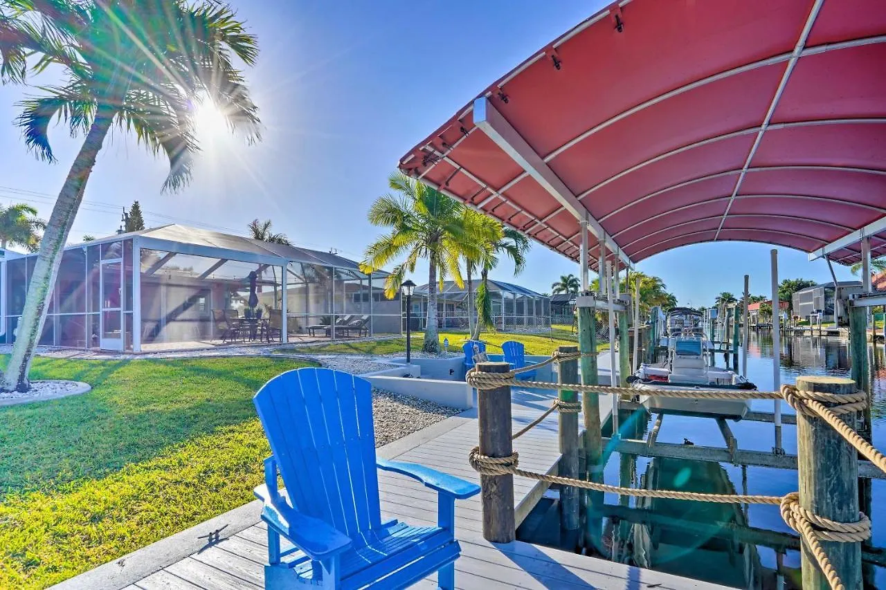 With Pool, Lanai, And Canal Access! Cape Coral