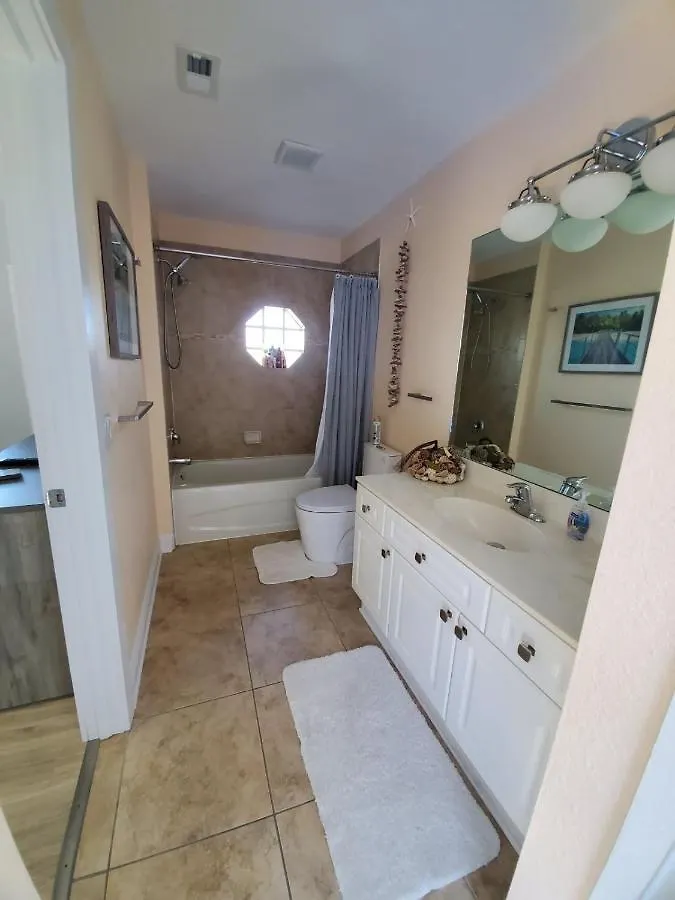 Guest house 2 Private Cabanas With A Private Pool And Outdoor Kitchen Cape Coral