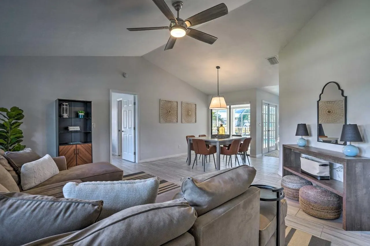 Breezy House With Game And Lanai! Holiday home Cape Coral