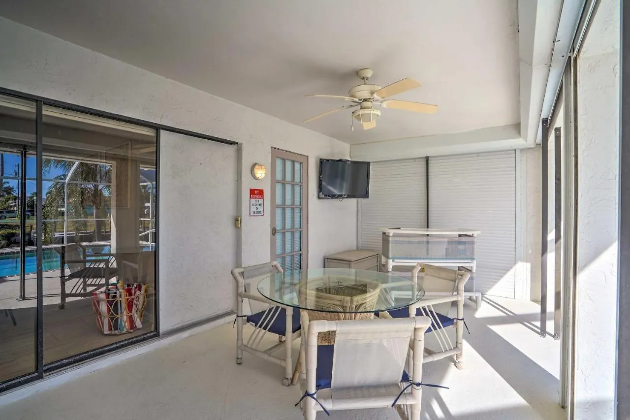 Breezy House With Game And Lanai! Holiday home Cape Coral