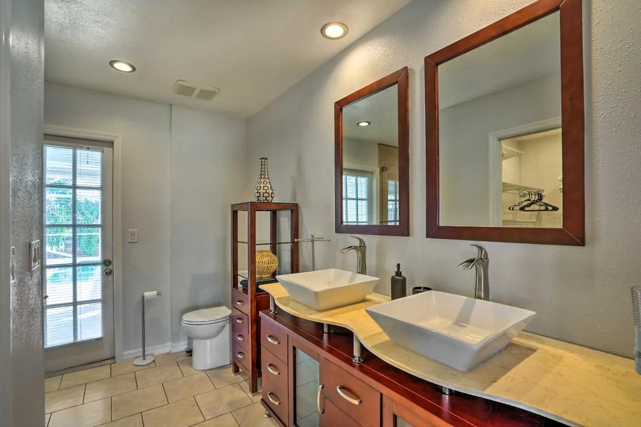 Breezy House With Game And Lanai! Holiday home *