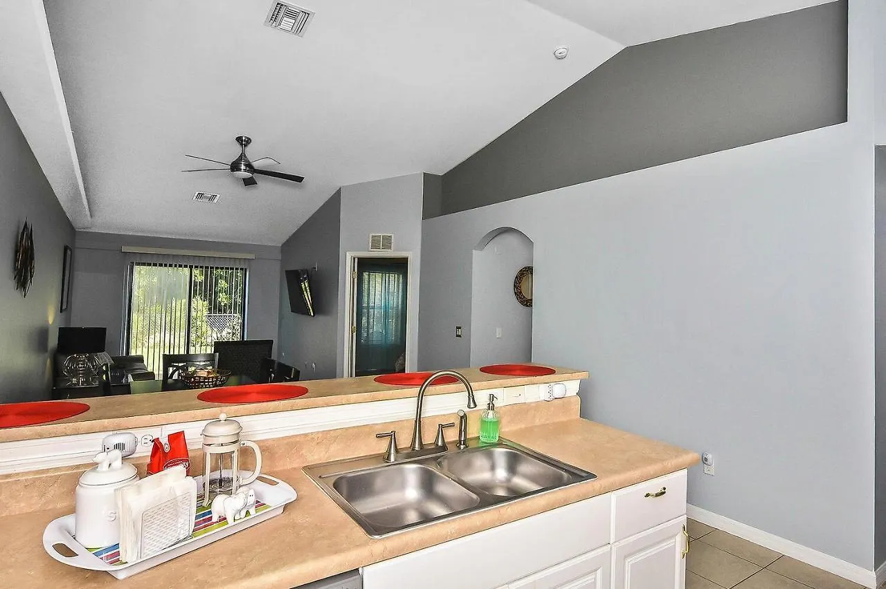Rest And Re Treat Apartment