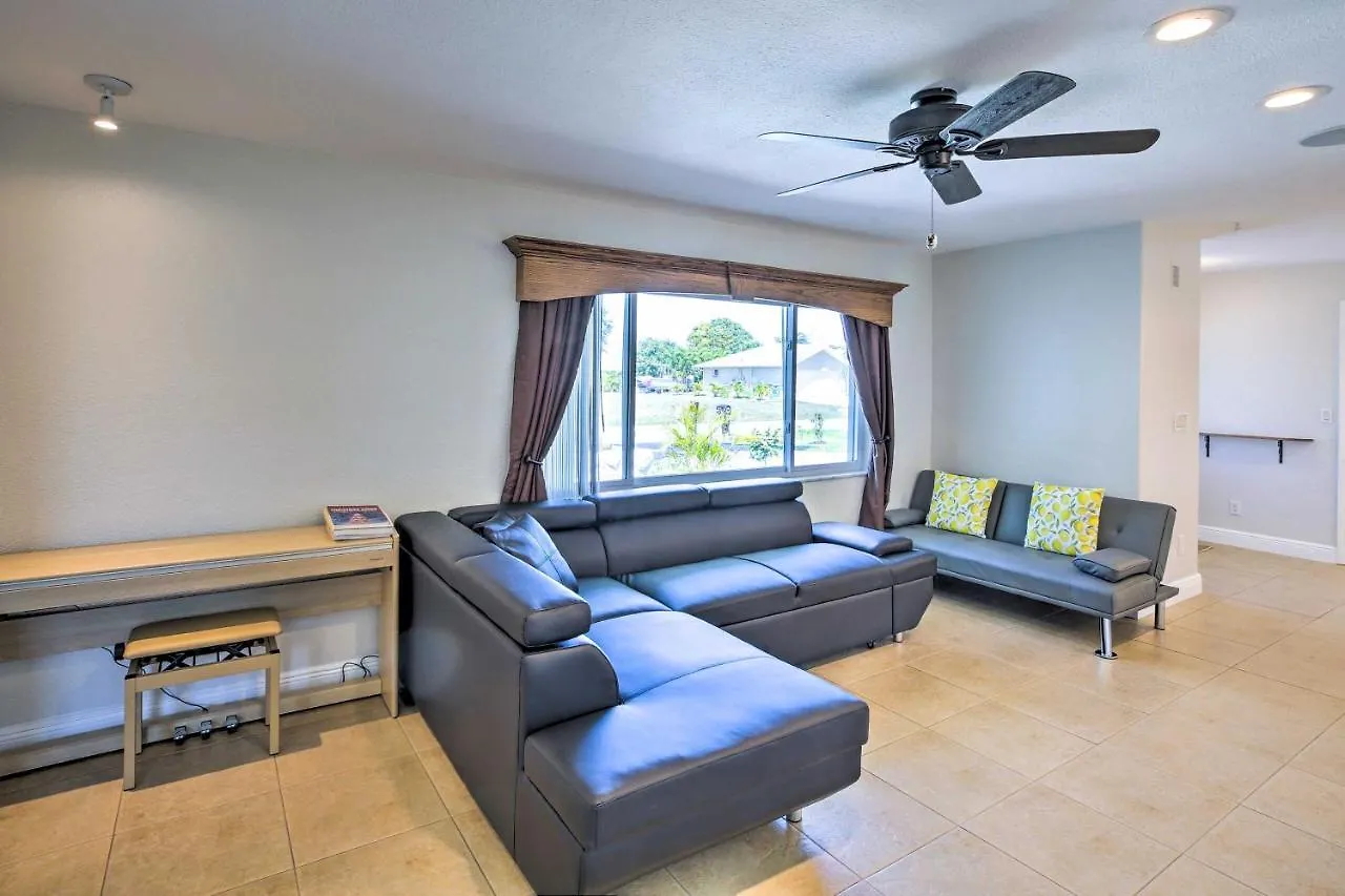 Holiday home Canalfront Escape Lanai With Pool!