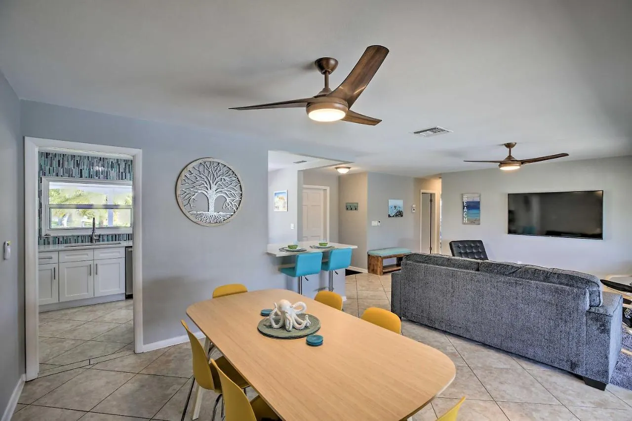 Holiday home Waterfront With Private Pool And Dock