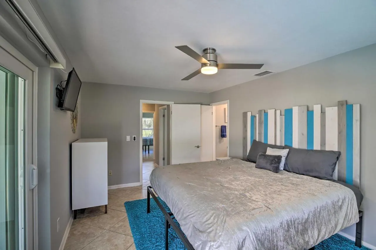 Waterfront With Private Pool And Dock Cape Coral