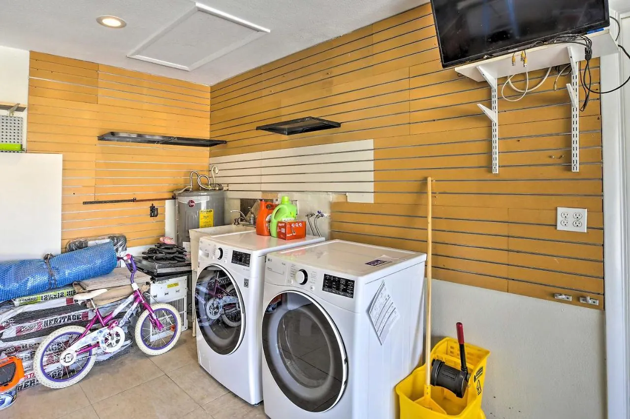 Holiday home Canalfront Escape Lanai With Pool! Cape Coral