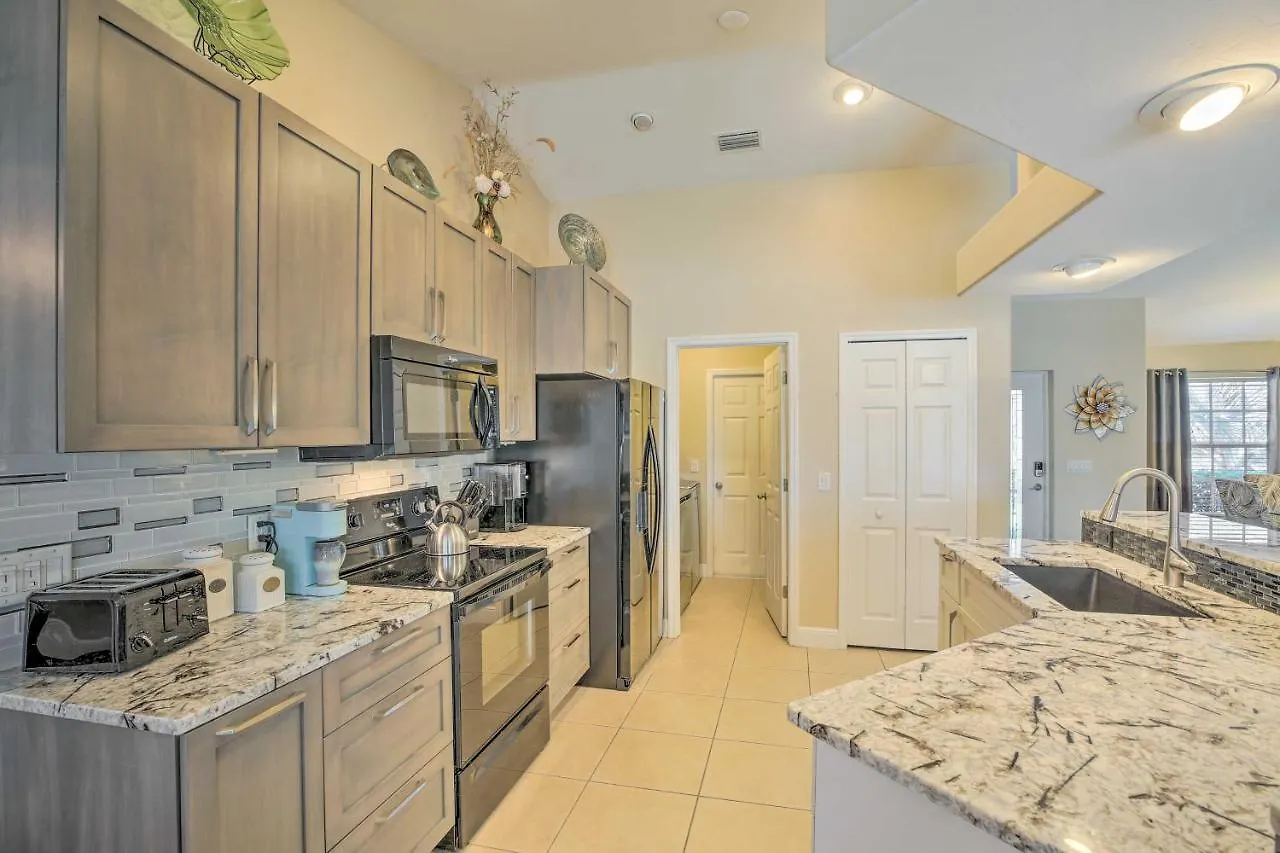 Stunning Getaway With Lanai And Heated Pool *