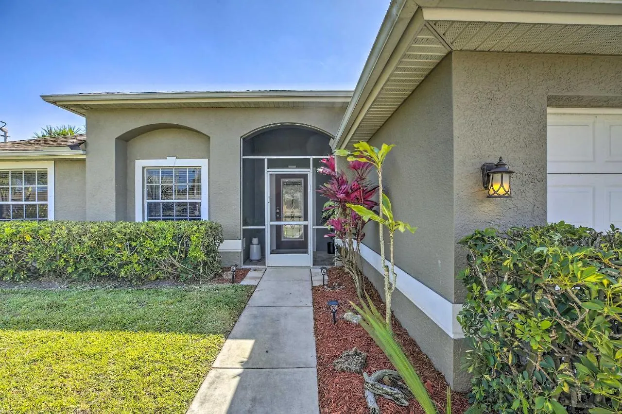 Holiday home Stunning Getaway With Lanai And Heated Pool Cape Coral