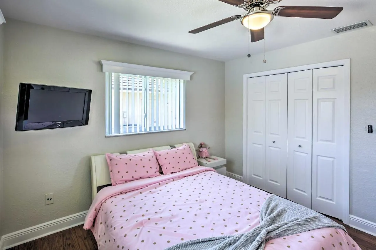 Holiday home Canalfront Escape Lanai With Pool! *