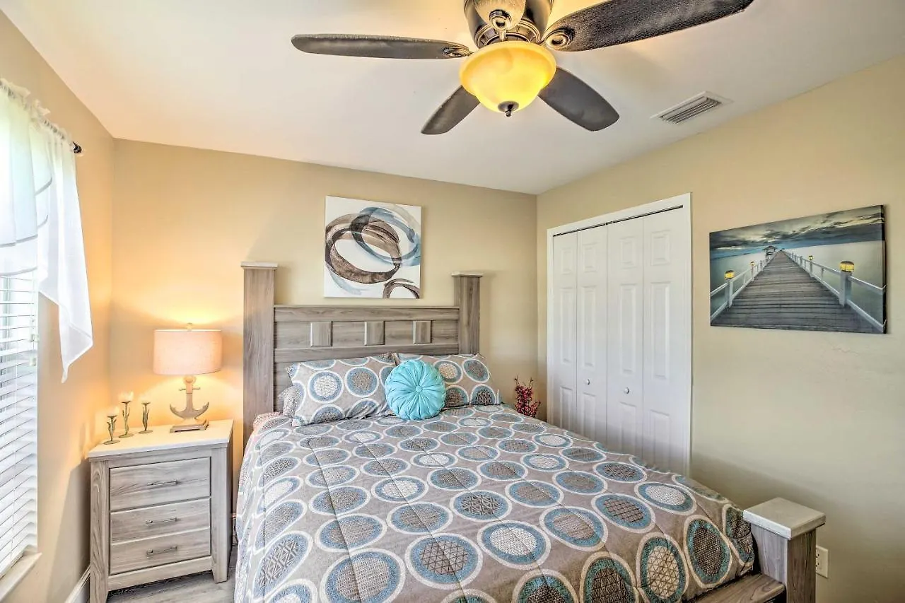 Holiday home Stunning Getaway With Lanai And Heated Pool Cape Coral