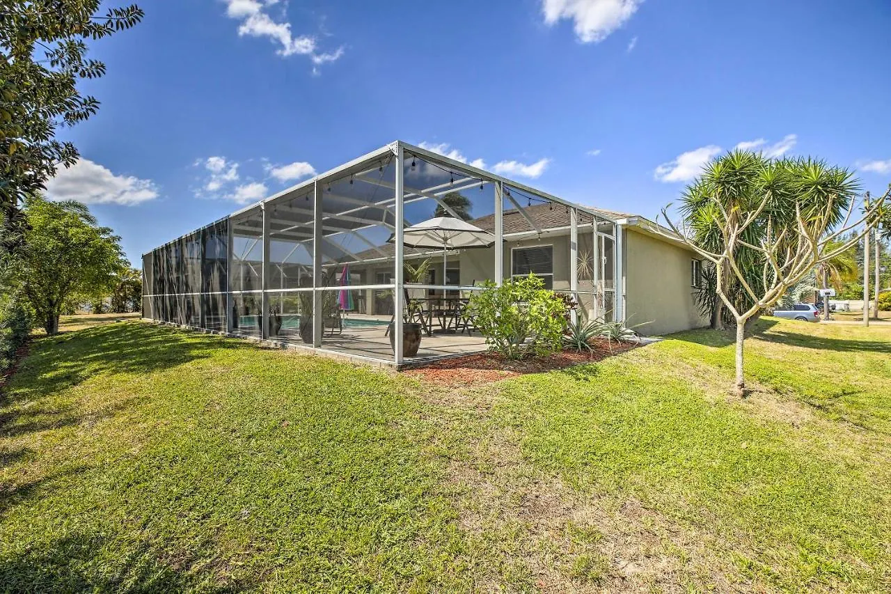 Stunning Getaway With Lanai And Heated Pool Holiday home