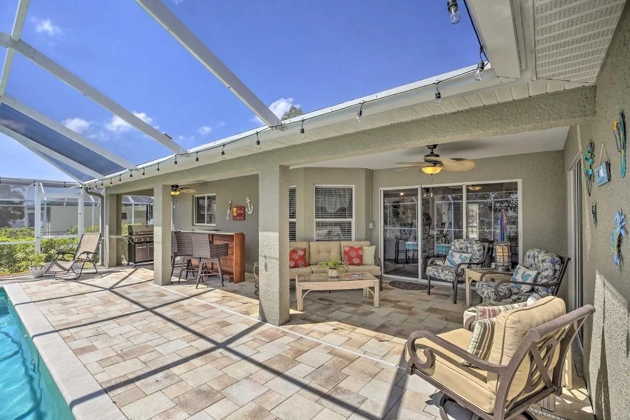 Stunning Getaway With Lanai And Heated Pool Holiday home *