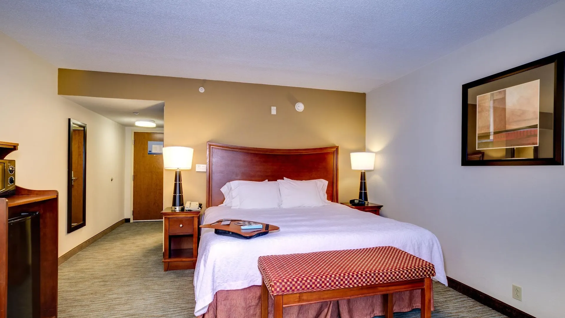 Hampton & / Myers Hotell
