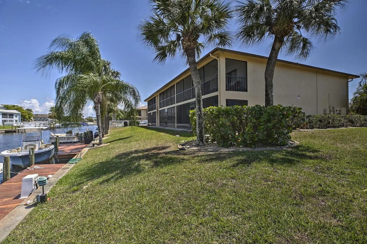 Apartment With Community Pool! Cape Coral