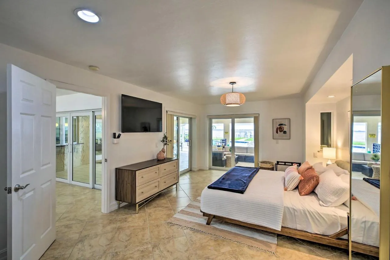 Luxurious Waterfront Escape With Pool And Dock! *
