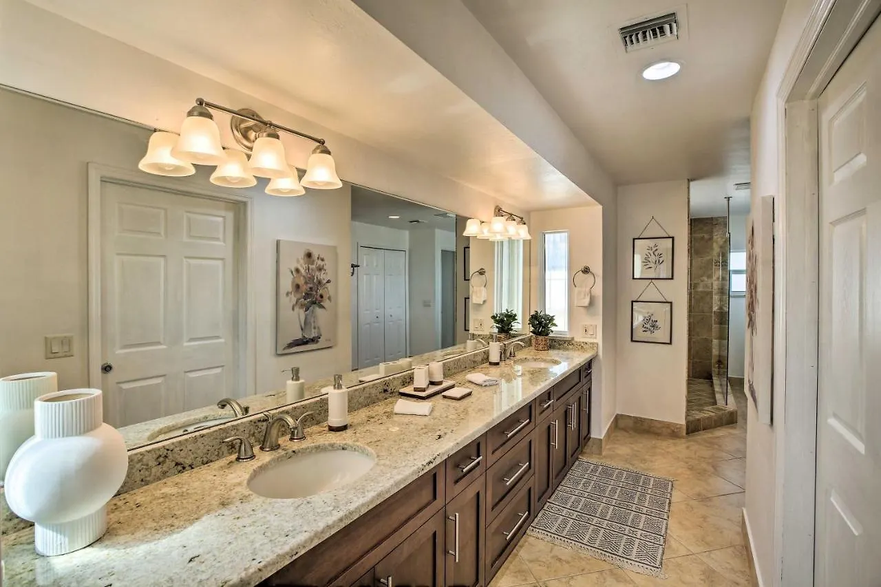 Luxurious Waterfront Escape With Pool And Dock! *