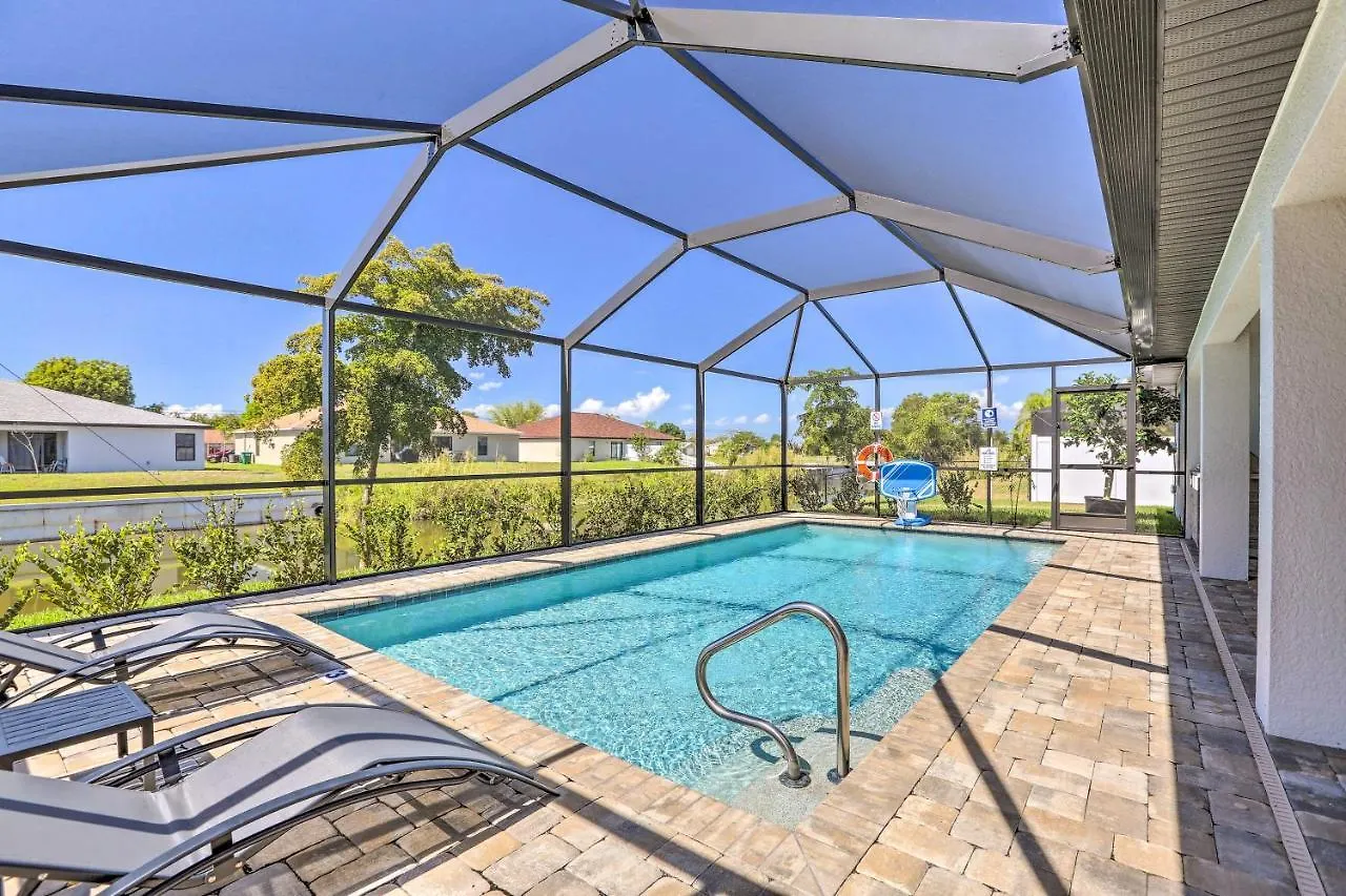 Holiday home With Private Saltwater Pool! *