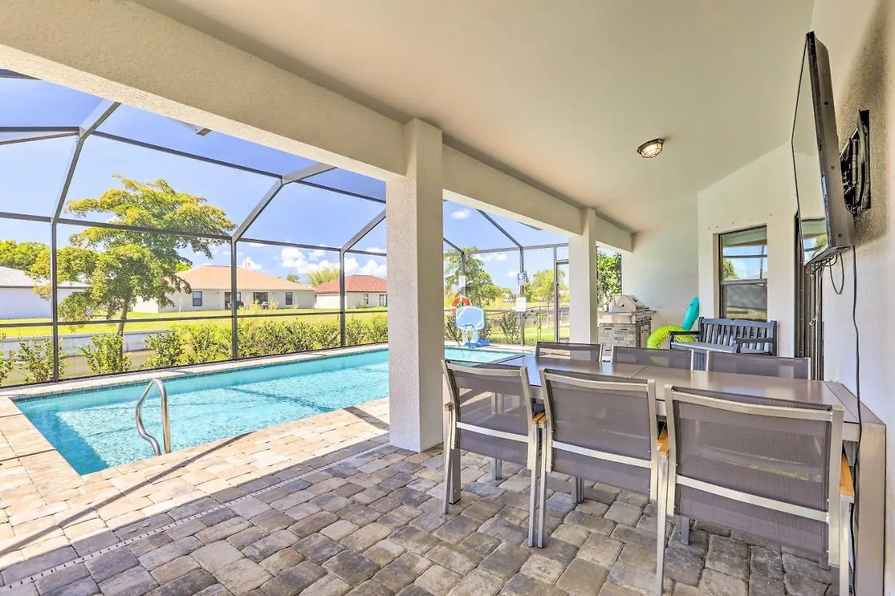 With Private Saltwater Pool! Holiday home