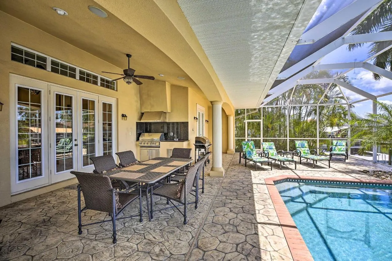 Sunny And Upscale On The Canal Villa
