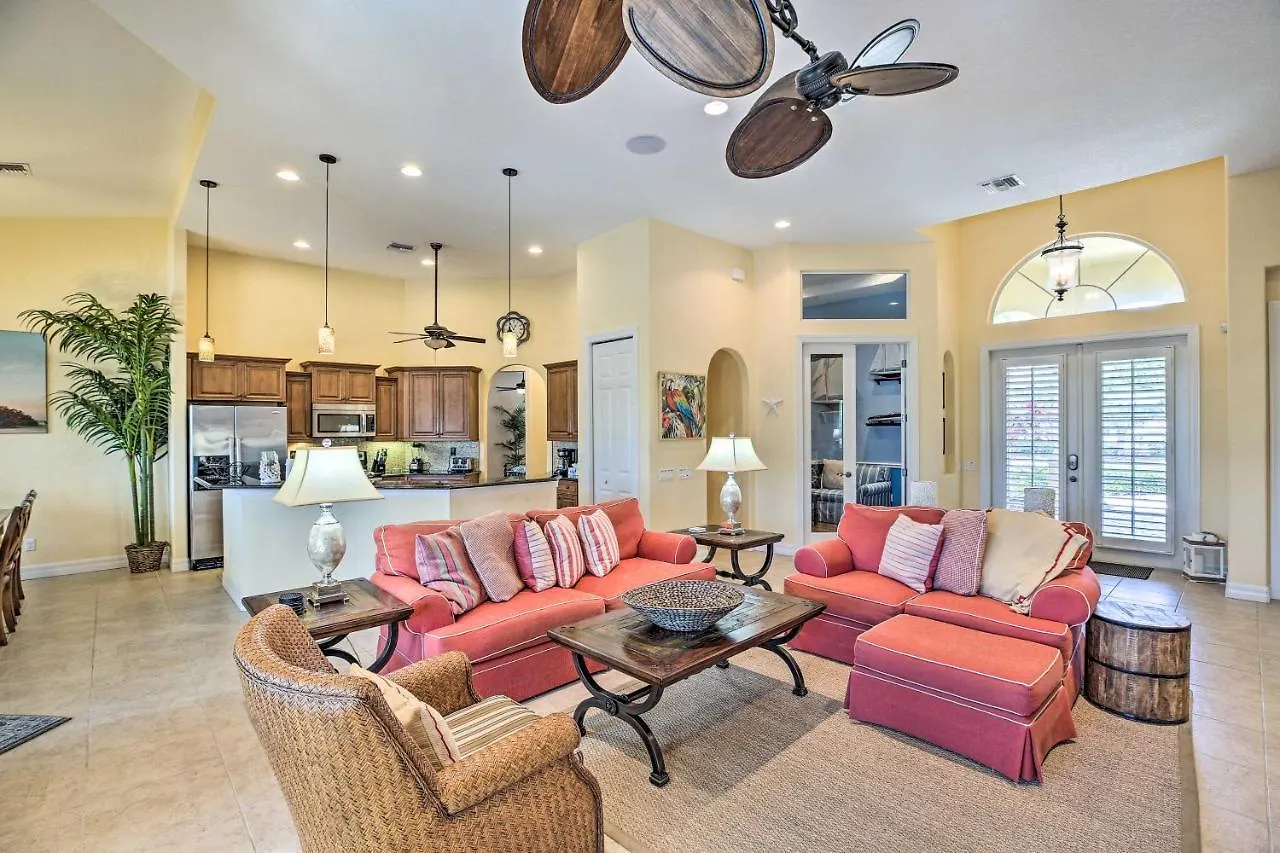 Sunny And Upscale On The Canal Villa