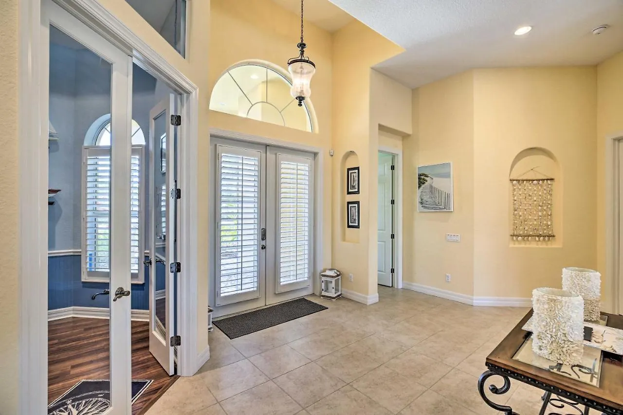Sunny And Upscale On The Canal Villa *