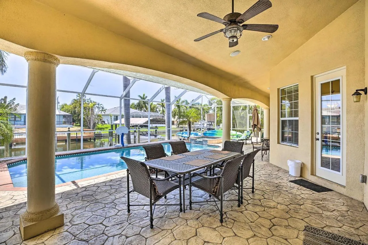 Sunny And Upscale On The Canal * Cape Coral