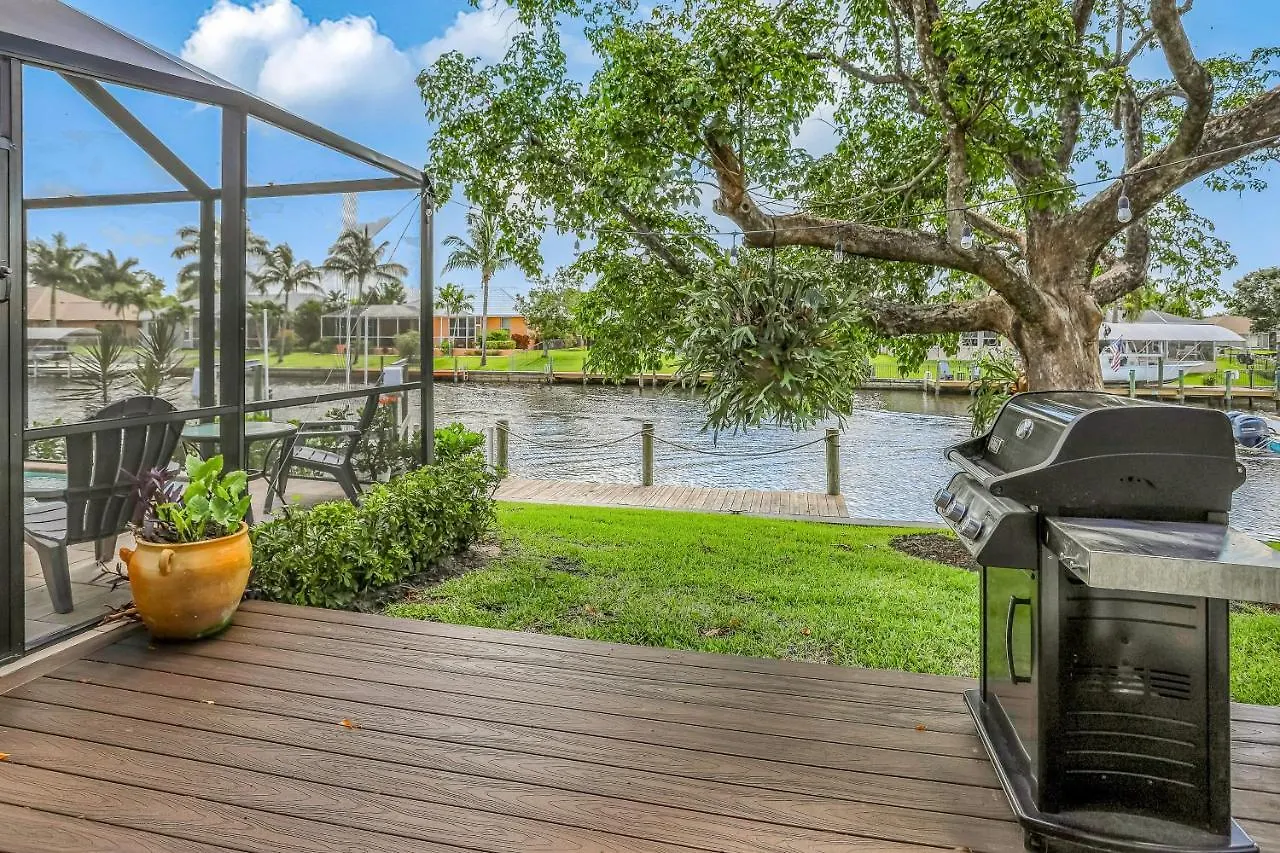 Coastal Livin' * Cape Coral