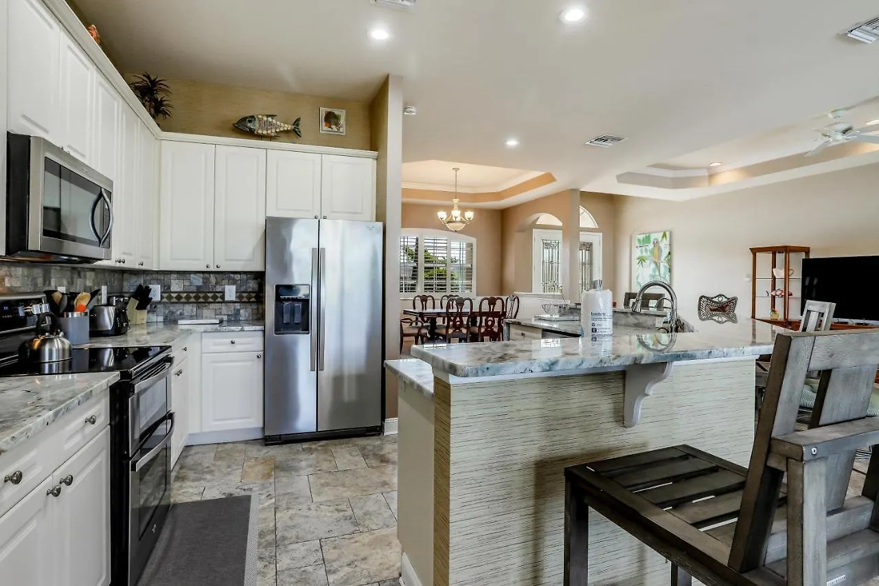 Parrot-time Shift Holiday home Cape Coral