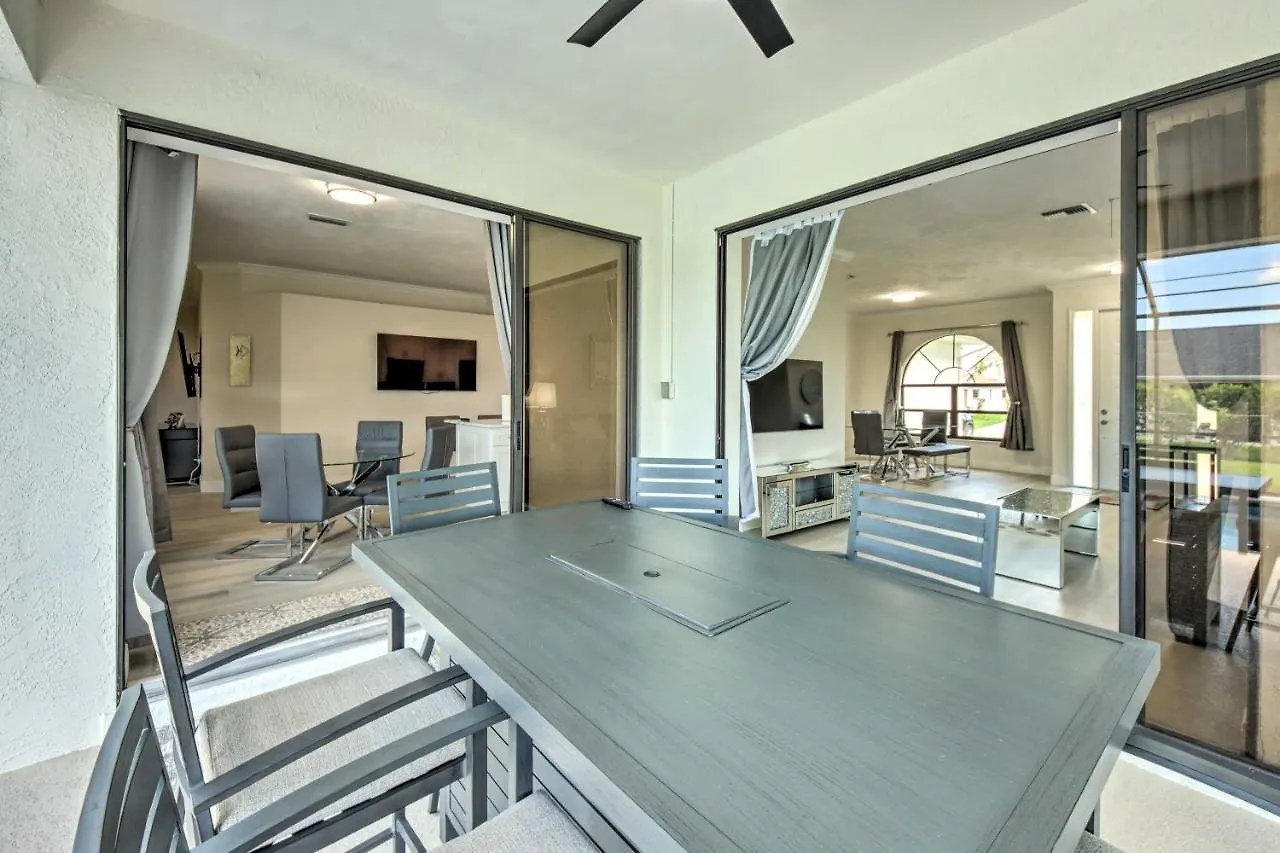 Holiday home Modern Private Lanai And Pool!