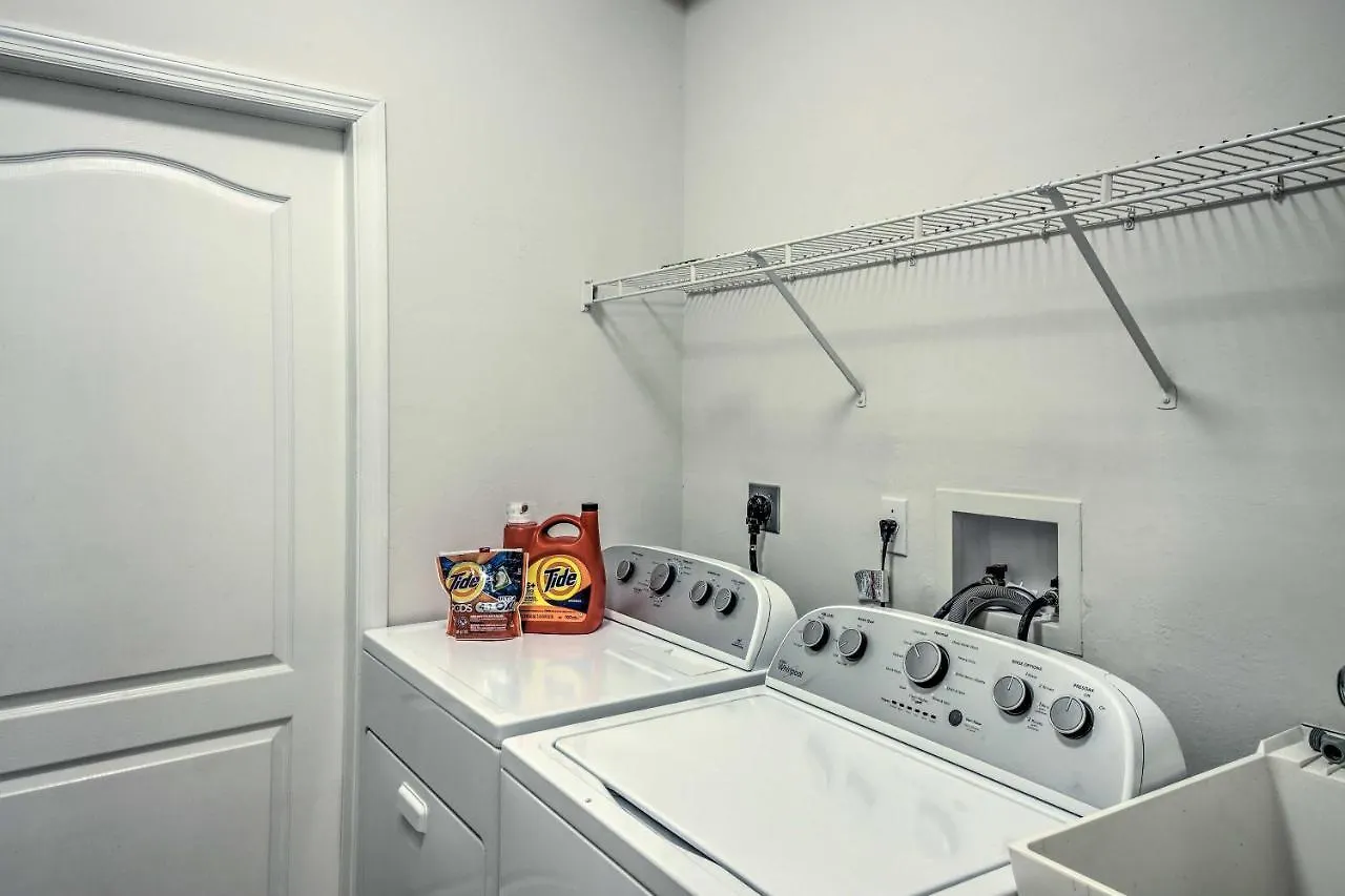 Modern Private Lanai And Pool! Holiday home Cape Coral