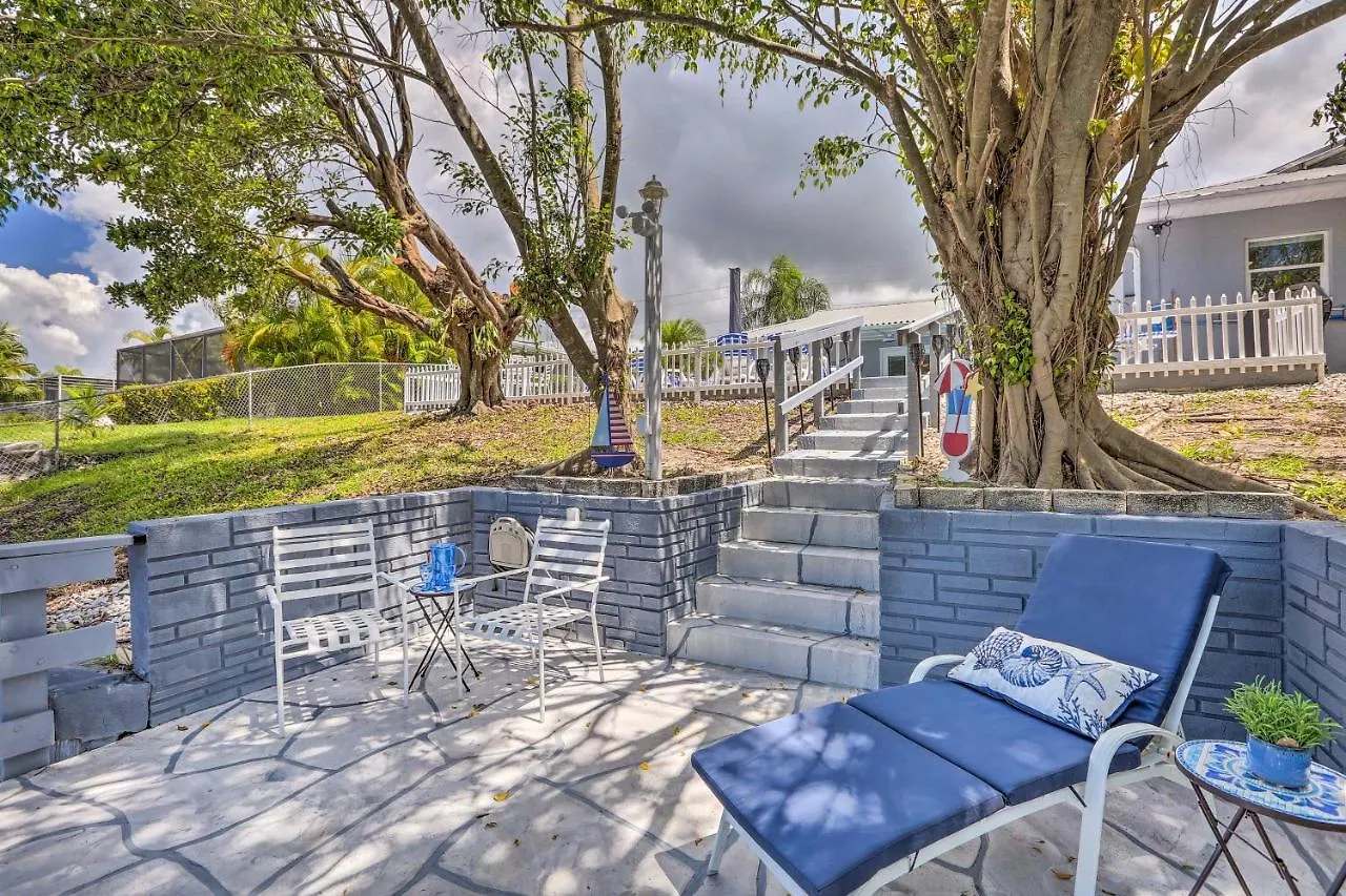 Airy Canalfront Oasis In With Pool! Holiday home