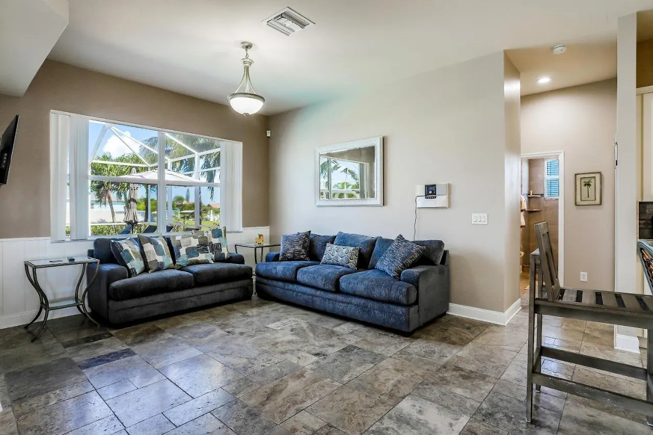 Parrot-time Shift Holiday home
