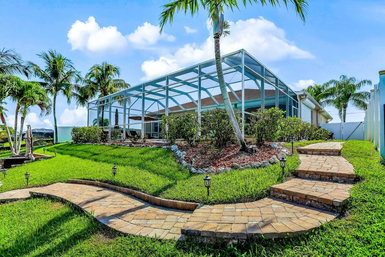 Parrot-time Shift Holiday home Cape Coral