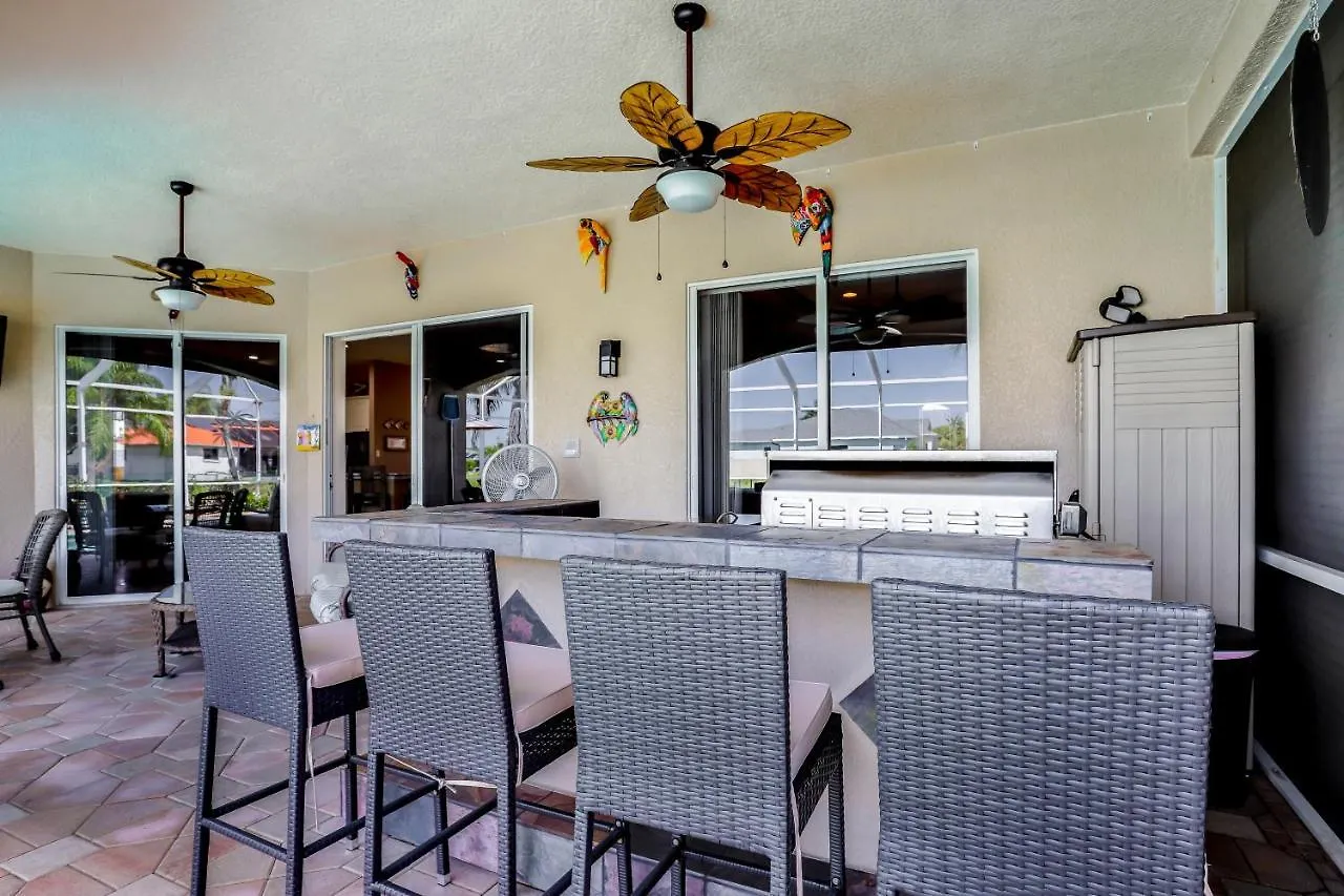 Parrot-time Shift Holiday home Cape Coral