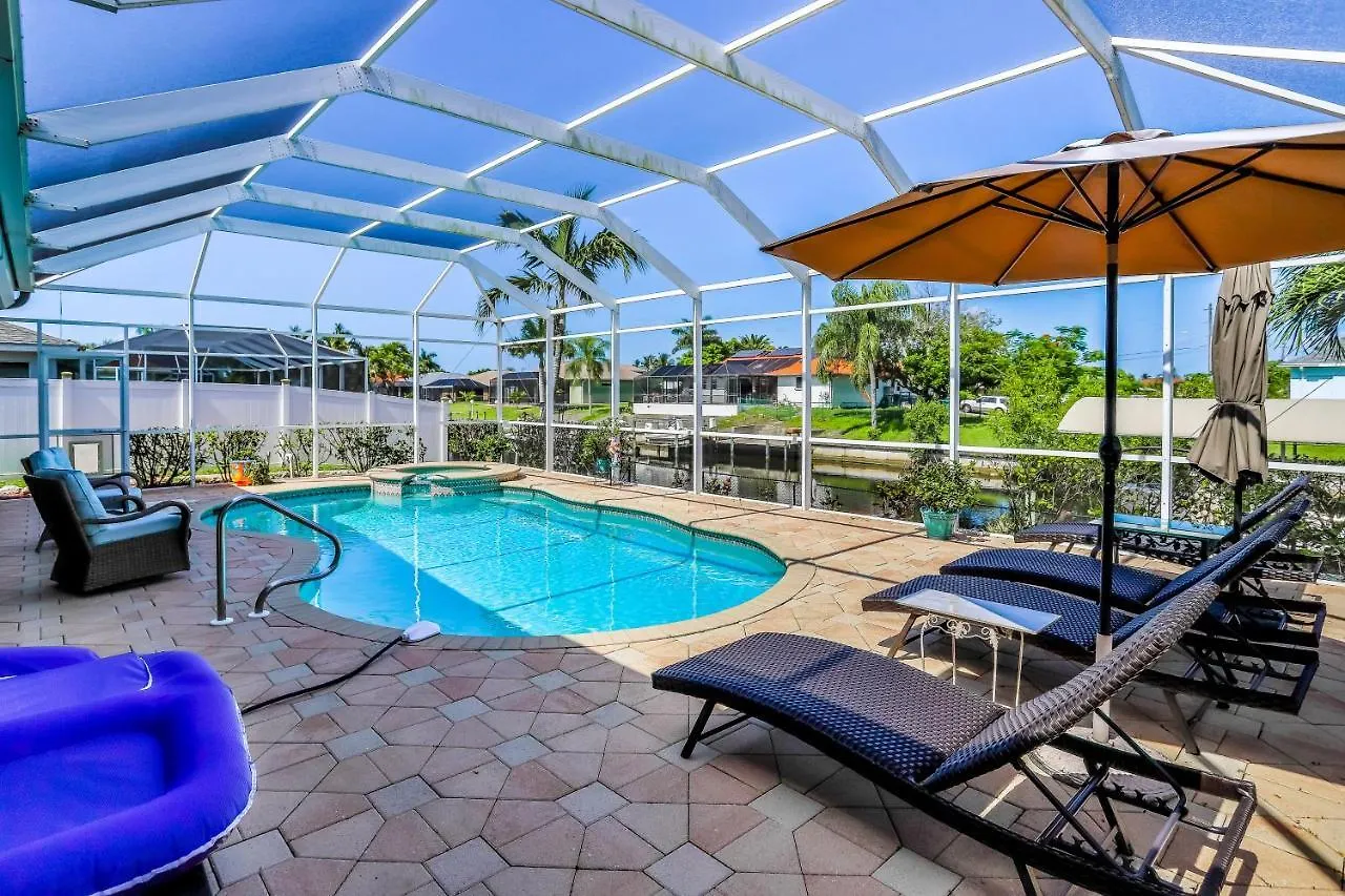 Parrot-time Shift Holiday home Cape Coral
