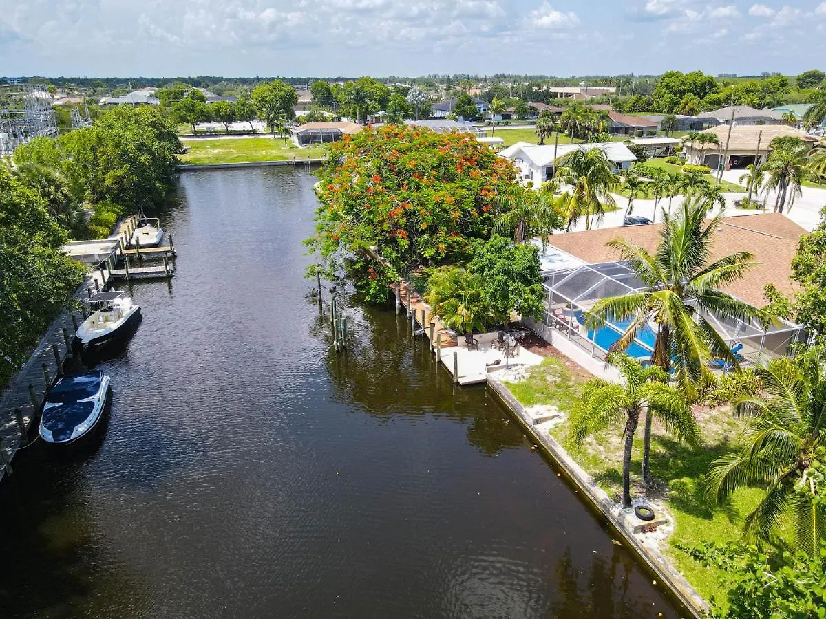 Waterfront Pool With Sailboat Access * Cape Coral