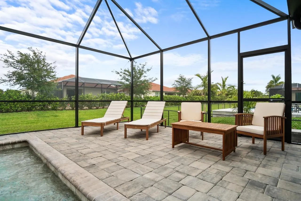 Sw Fl Oasis - 4bdr - 3bth - Pool - Game - Sleeps 10 Or More Holiday home Cape Coral