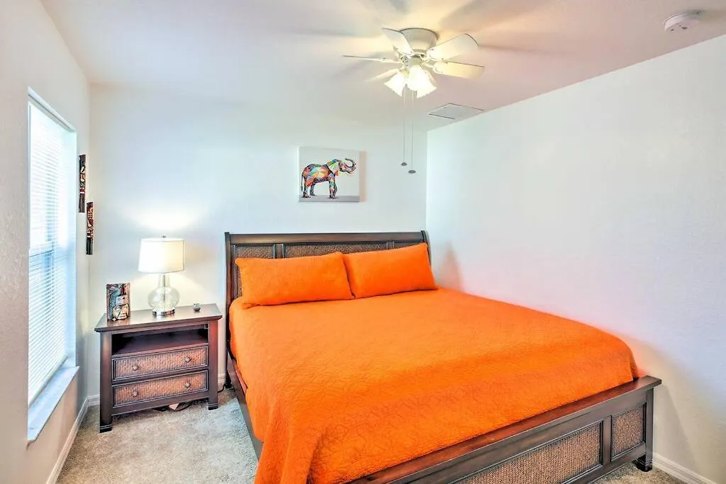 Villa Sun-dappled Oasis, 5 Mi To Beach!