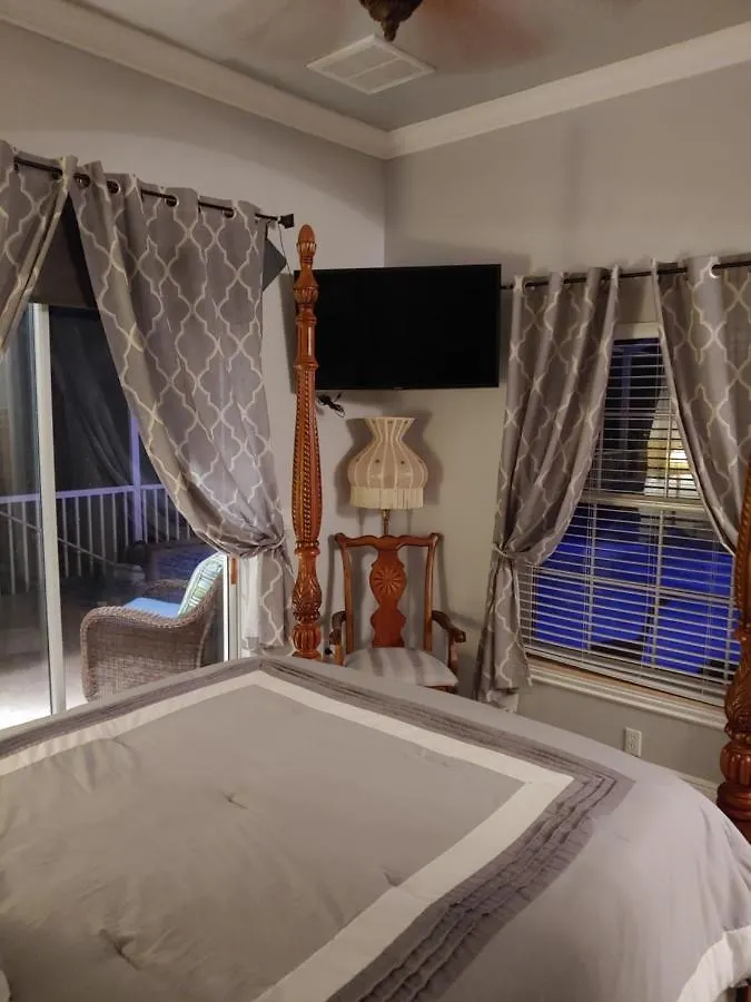 Cape Paradise - Your Luxury Tropical Retreat Homestay Cape Coral