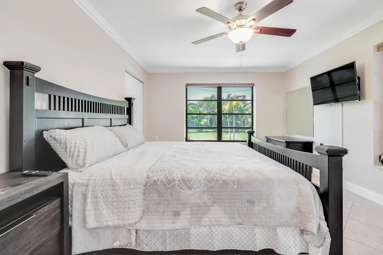 Villa Waterfront Pool With Sailboat Access Cape Coral