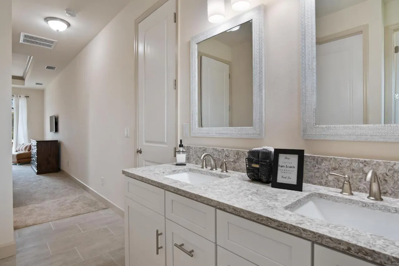 Sw Fl Oasis - 4bdr - 3bth - Pool - Game - Sleeps 10 Or More Holiday home