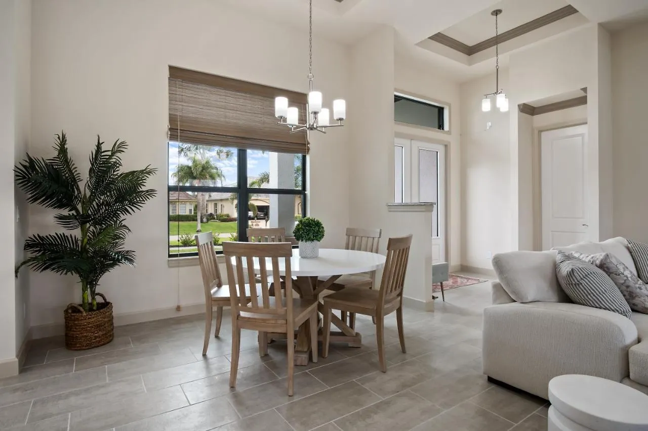 Sw Fl Oasis - 4bdr - 3bth - Pool - Game - Sleeps 10 Or More Cape Coral