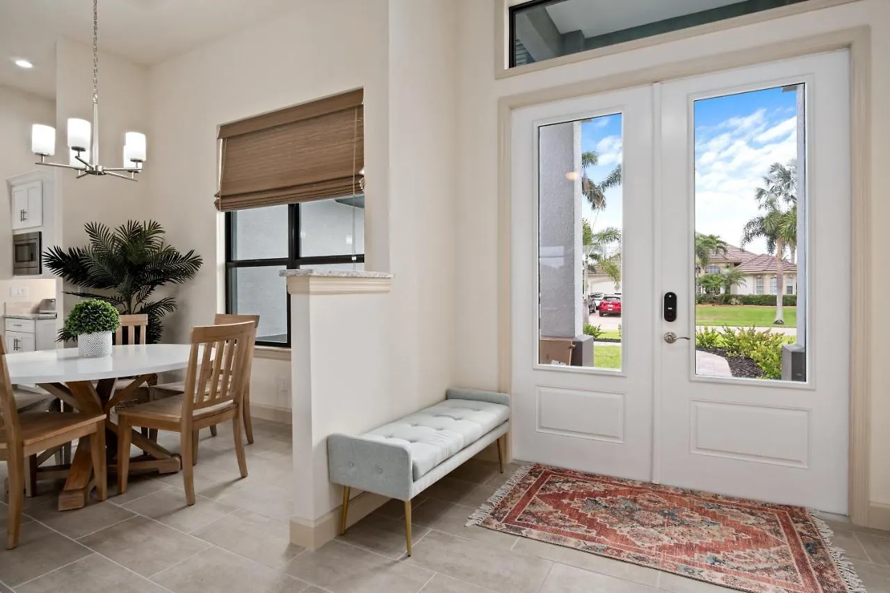 Holiday home Sw Fl Oasis - 4bdr - 3bth - Pool - Game - Sleeps 10 Or More