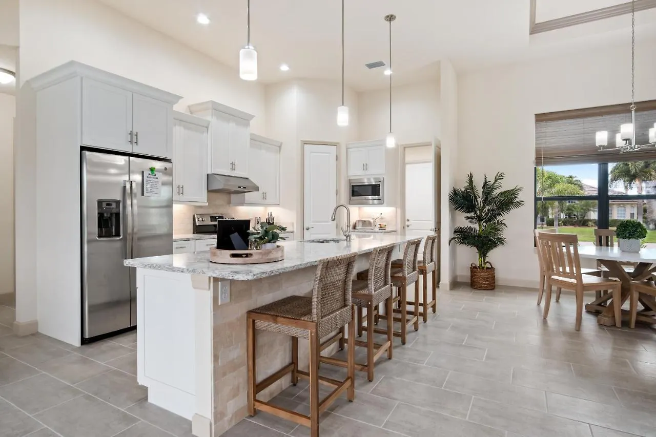 Sw Fl Oasis - 4bdr - 3bth - Pool - Game - Sleeps 10 Or More