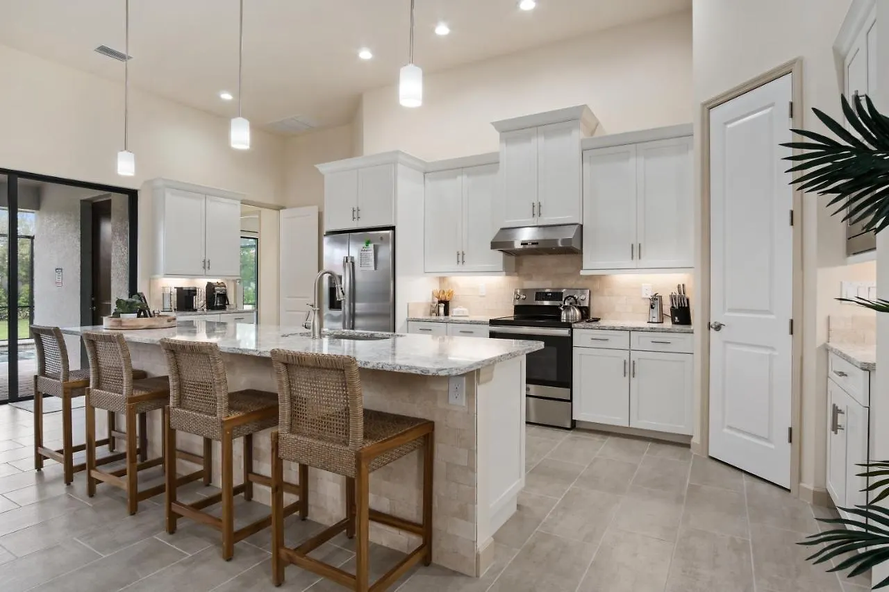 Sw Fl Oasis - 4bdr - 3bth - Pool - Game - Sleeps 10 Or More