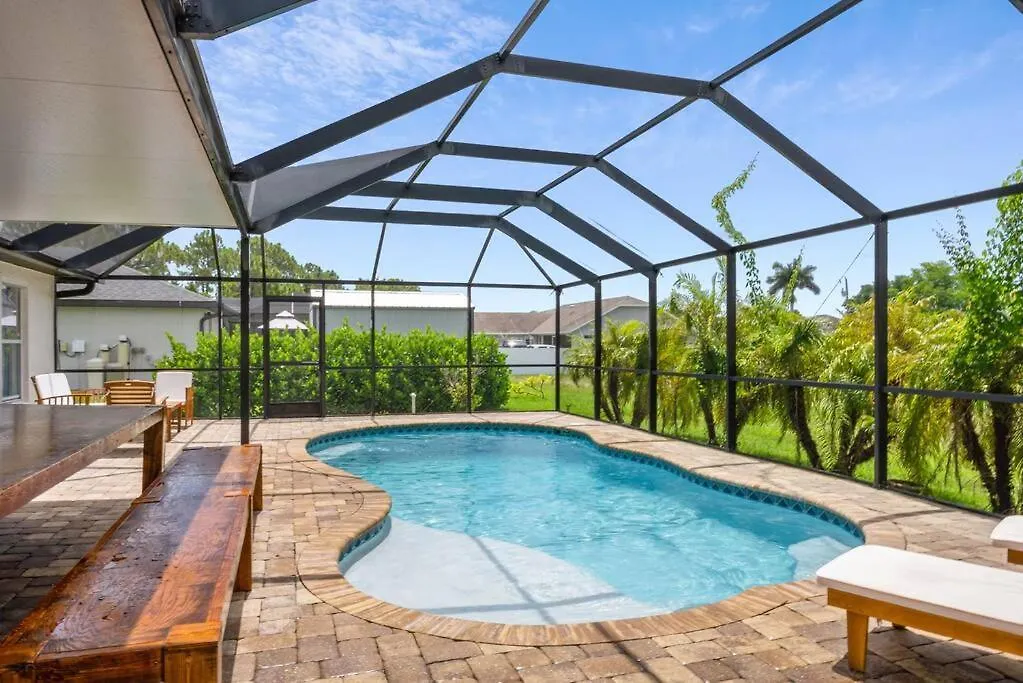Cape Escape Ii - 4bdr - 2bth - Pool - Sleeps 10 Or More