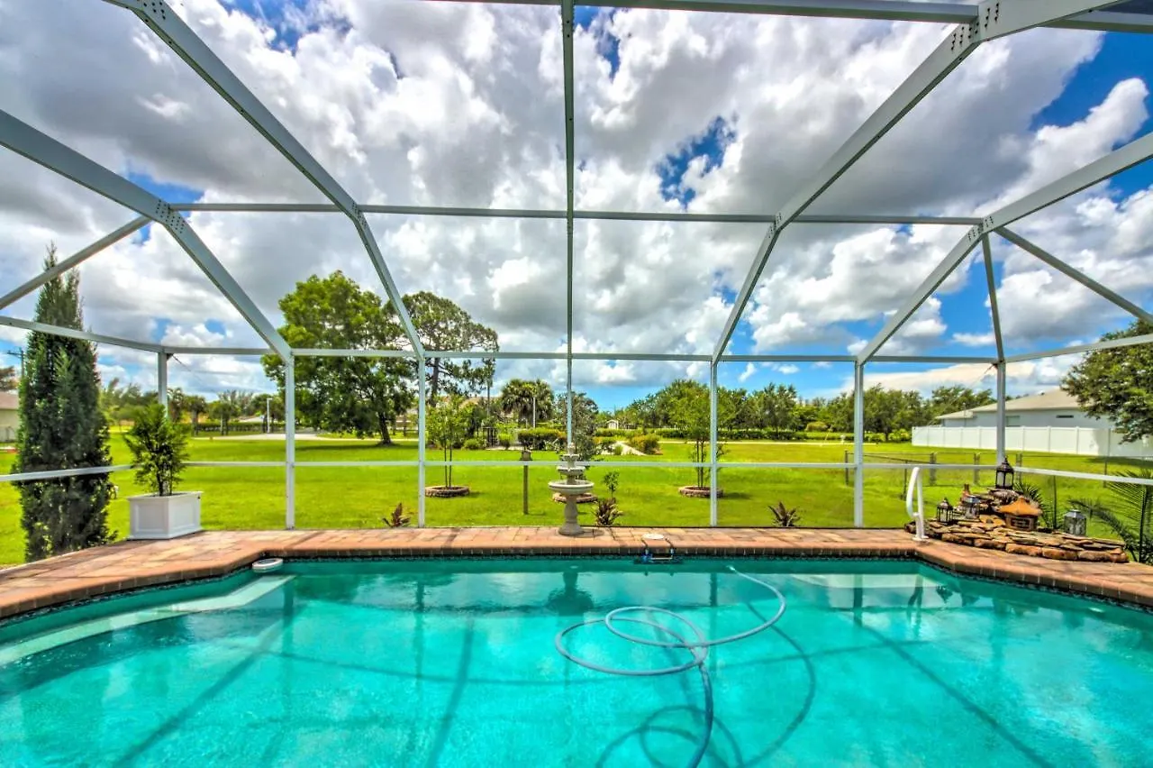 Holiday home Elegant Private Pool, Grill!